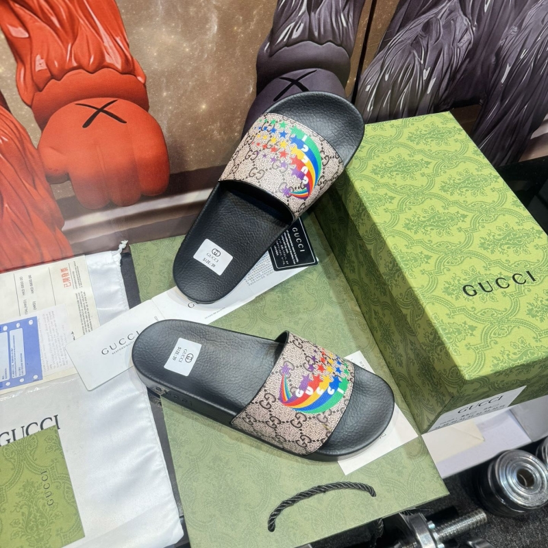 G*u*i slippers